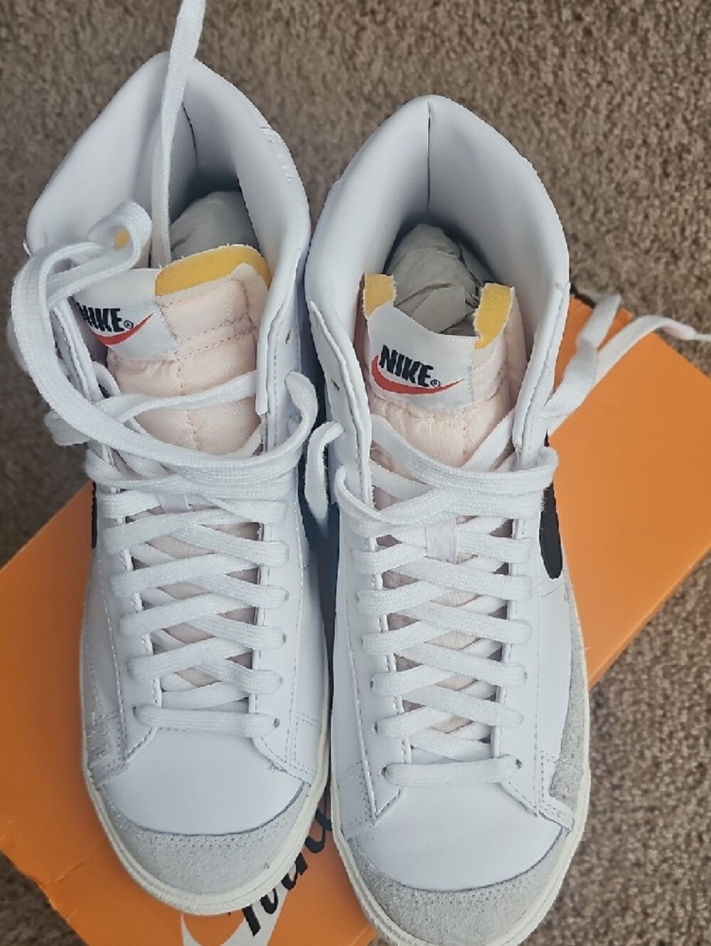 Nike White & BLK Vlazer Mid '77 VNTG Sneakers - Picture 3 of 5
